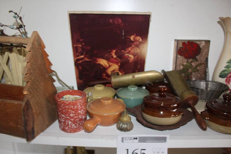 lot 165 image: Table Decorations, Kitchenware