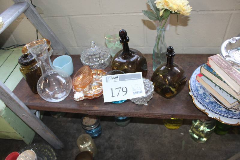 lot 179 image: Glassware, Table Decorations