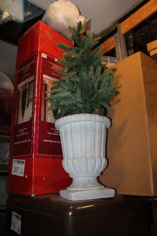 lot 207 image: Pink Wreath, 2-Lighted Christmas Trees