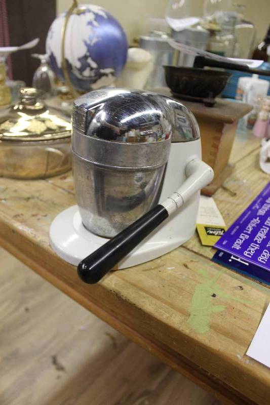 lot 235 image: Juice King Juicer