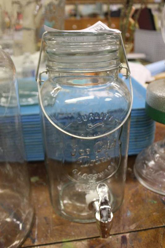 lot 231 image: Mason Jar Water Dispenser