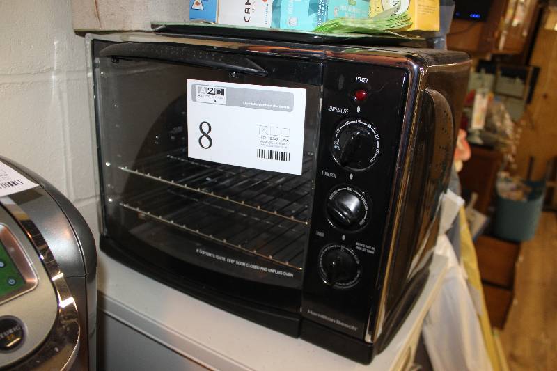 lot 8 image: Hamilton Beach Toaster Oven