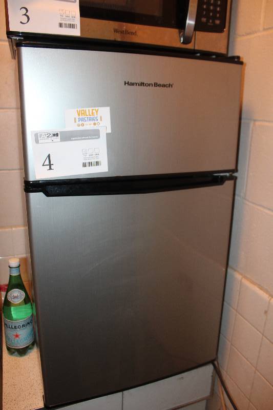 lot 4 image: Hamilton Beach Stainless Steel Refrigerator Freezer