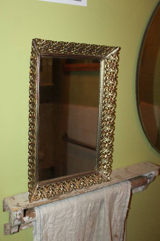 lot 226 image: Decorative Wall Tray Mirror