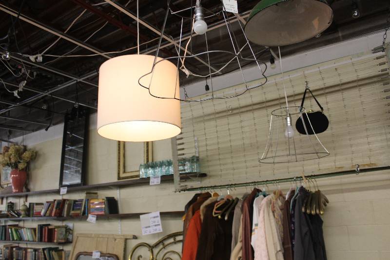 lot 251 image: Lot of (3) Hanging Lamps