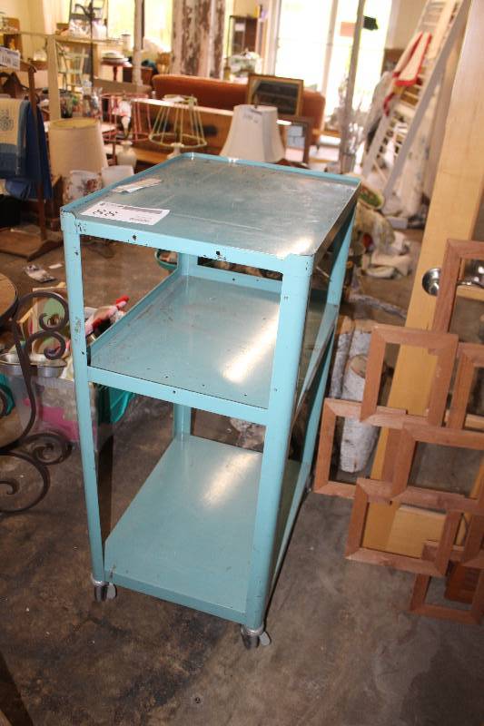 lot 88 image: Pixmobile 3-Shelf Metal Rolling Cart