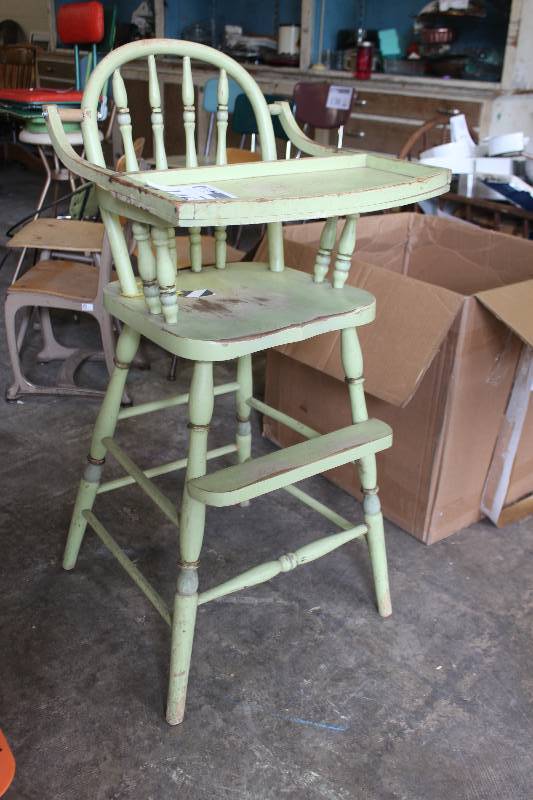 lot 146 image: Vintage Wood Baby High Chair