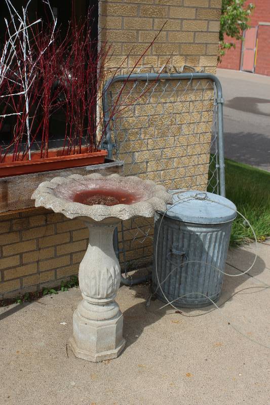 lot 334 image: Bird Bath, Garbage Can w Lid, Fence Door