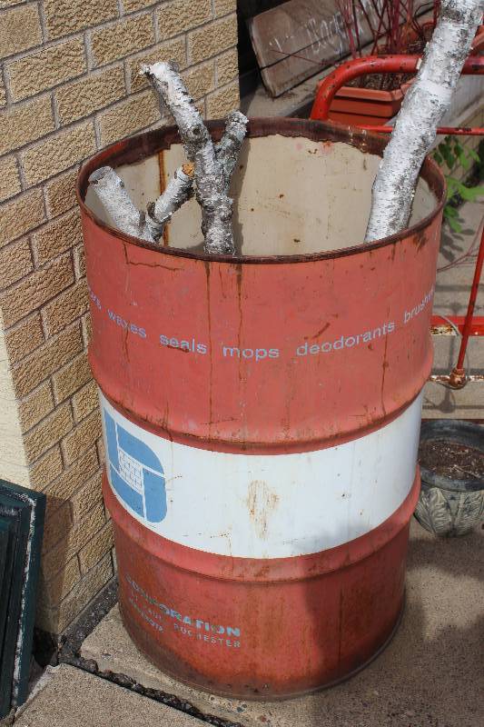 lot 335 image: Lot of (2) Metal Barrels 1-Filled w Sand