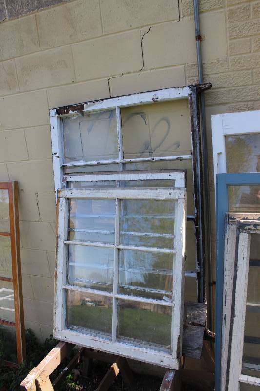 lot 338 image: Lot of (5) House Windows