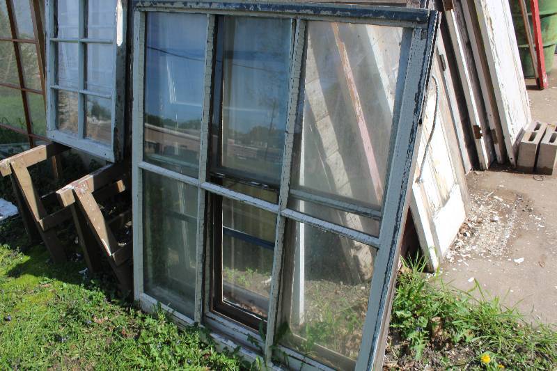 lot 339 image: Lot of (3) House Windows