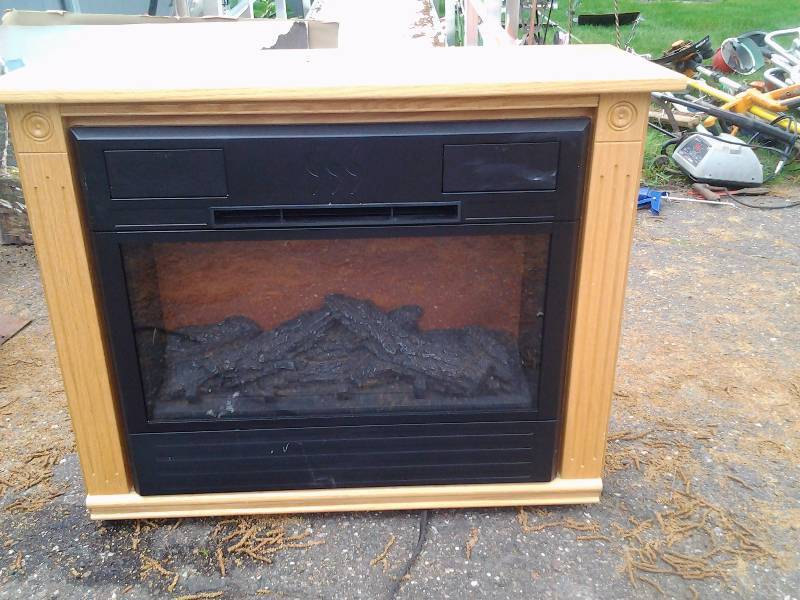 lot 4 image: Electric Fireplace On Wheels
