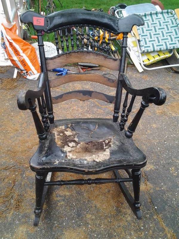 lot 5 image: Vintage Straw Stuffed Seat Rocking Chair