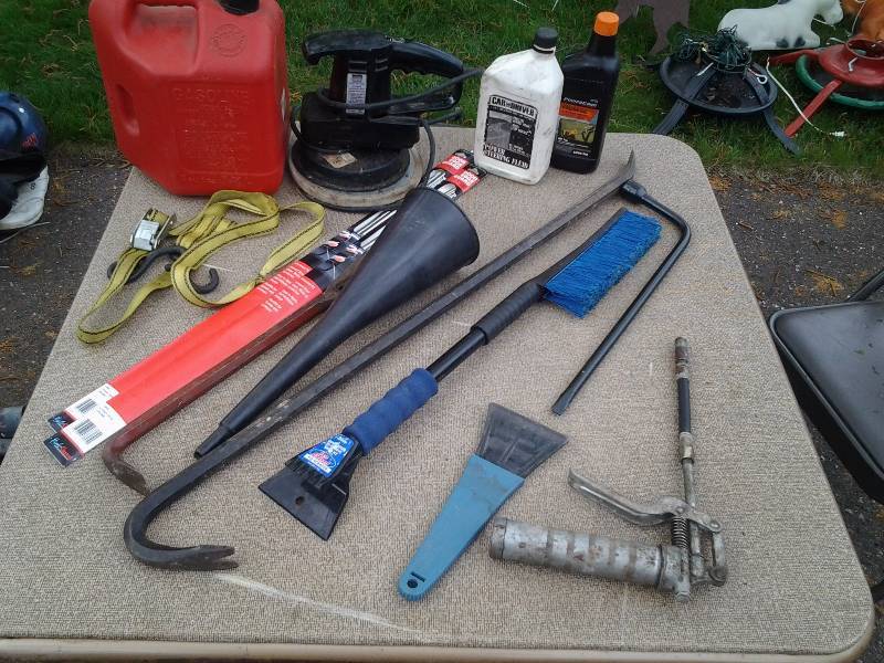 lot 26 image: BufferPolisher, Tire Irons, Gas Can, Auto Related