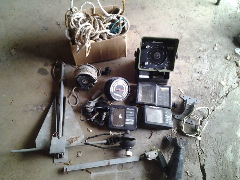 lot 31 image: Depth FinderFish Finder Parts, Anchor, Rope, Bunny Ears, Boat Related