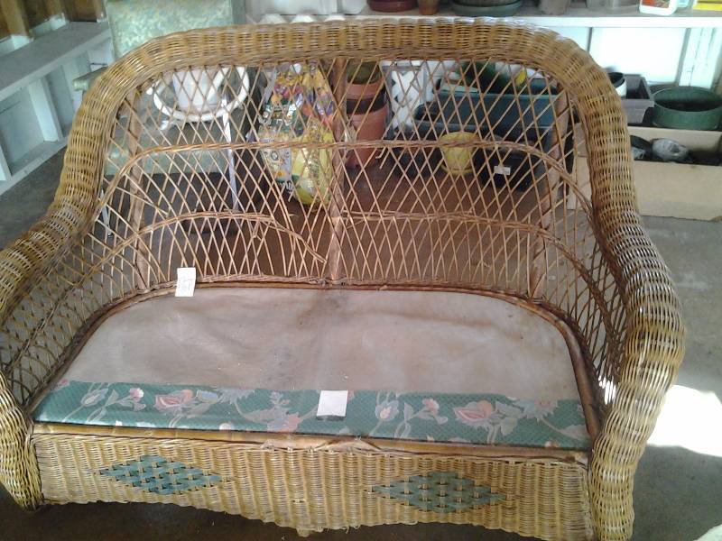 lot 39 image: Wicker Love Seat (Needs Recovering) 58 Inches