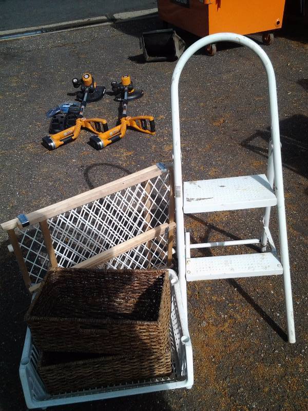 lot 41 image: Step Stool, Baby Gate, Baskets