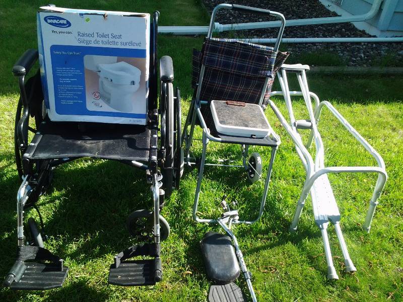 lot 58 image: Wheel Chair, Crutches, Raised Toilet Seat, Scale, Other Medical & Handicap Related
