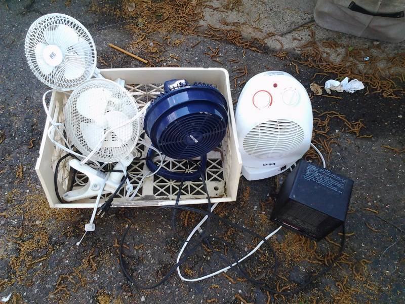 lot 60 image: Assorted Fans, 1-Heater
