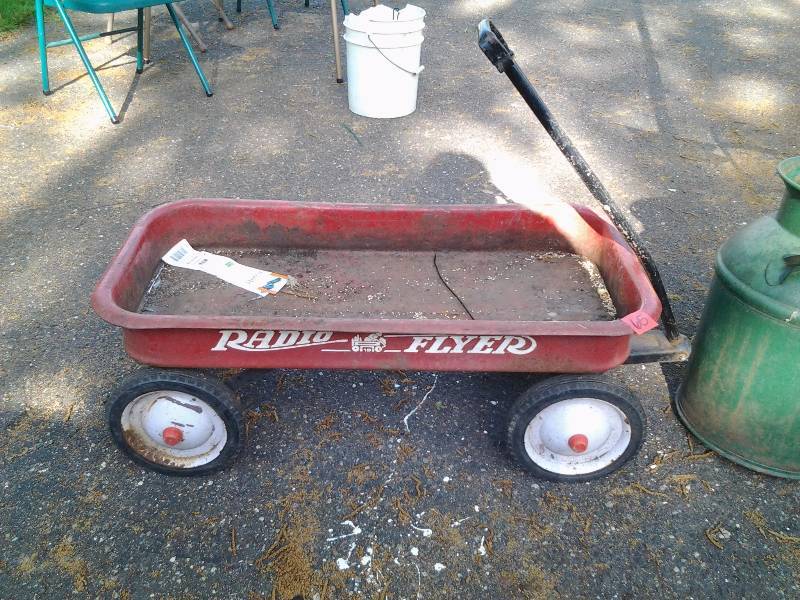 lot 65 image: Radio Flyer Wagon