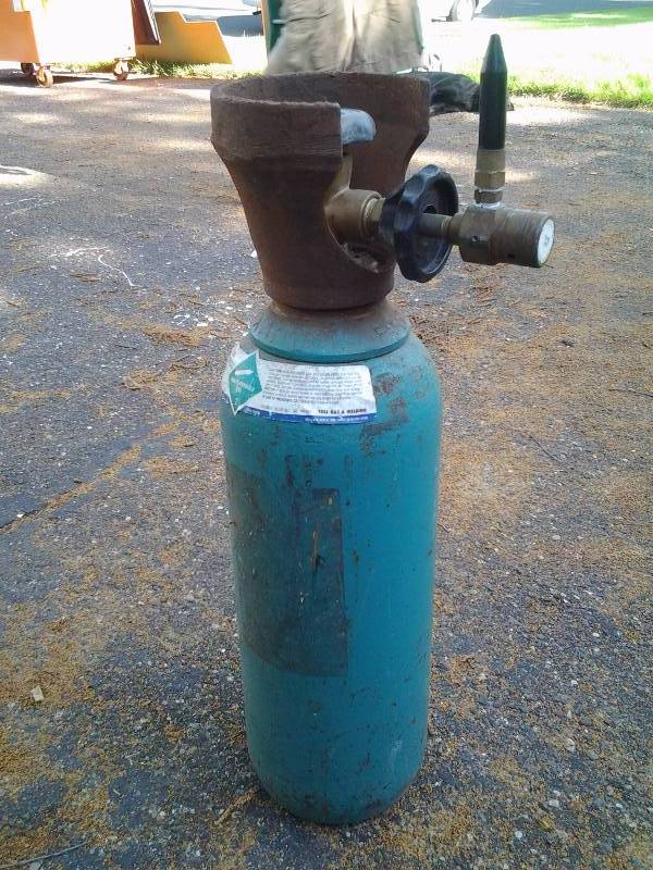 lot 68 image: Empty Helium Tank