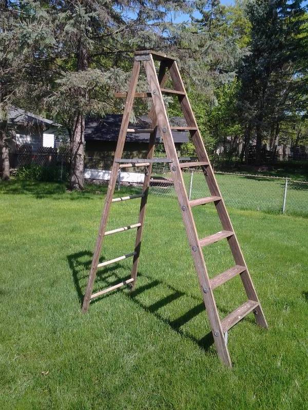 lot 82 image: 8 Foot Wood Ladder