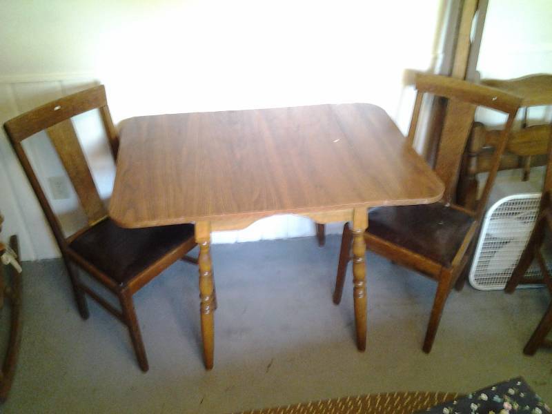 lot 91 image: Kitchen Drop Side Table 30x25 With 8 Inch Sides & 2 Wood Chairs