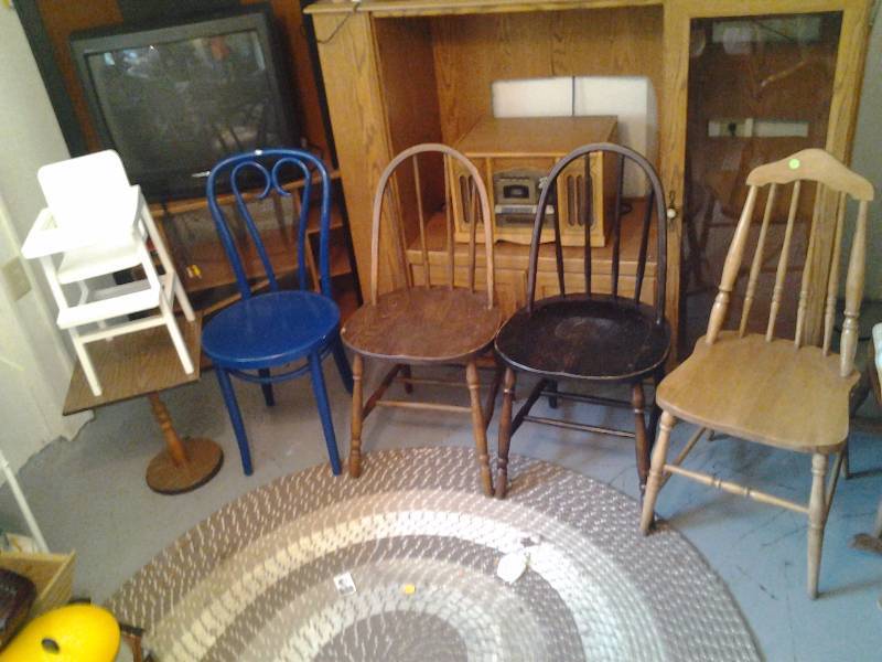 lot 92 image: 4 Wood Chairs, Doll High Chair, Small Side Table