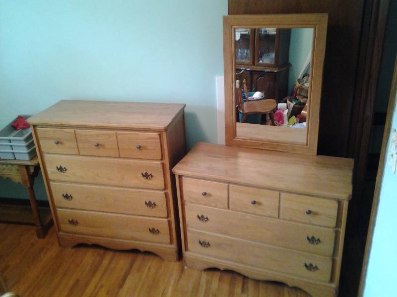 lot 137 image: 3-Drawer Dresser  & Matching 4-Drawer Chest,  Dresser 40x17x30 With Mirror 23x33, Chest 38x17x36