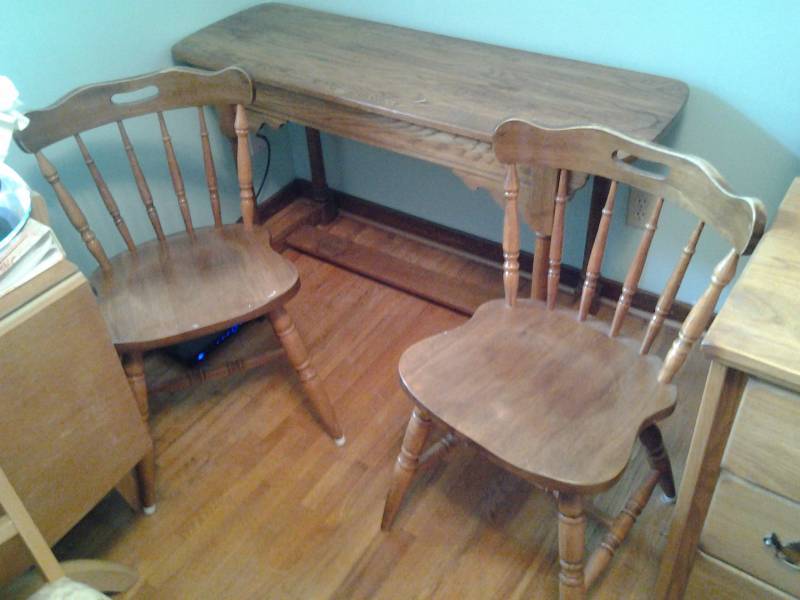 lot 138 image: Oak Console Table 50x16x27,  2- Wood Chairs