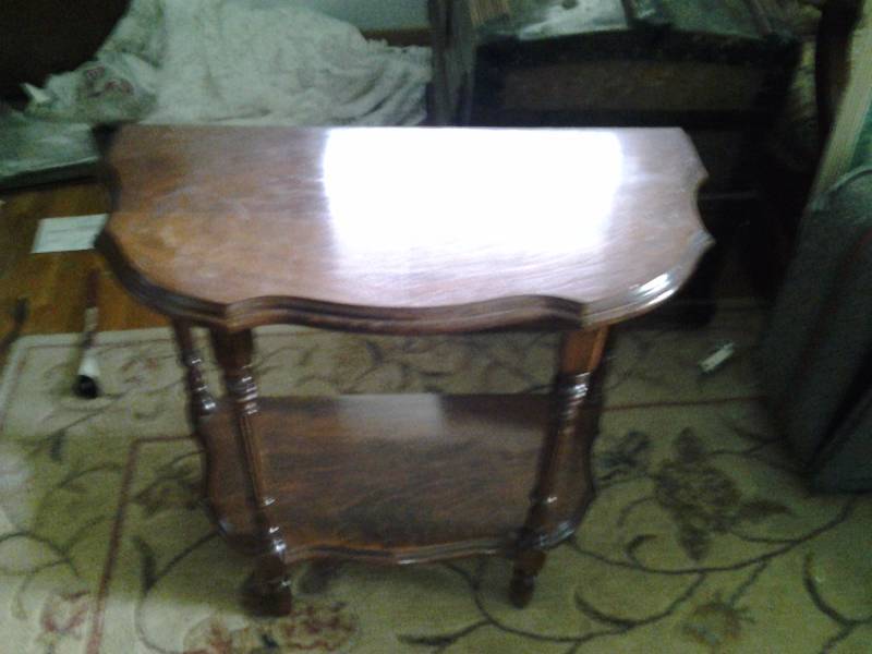 lot 150 image: Assorted Pictures, Mirrors, Knick Knacks, Half Table 23x11x22
