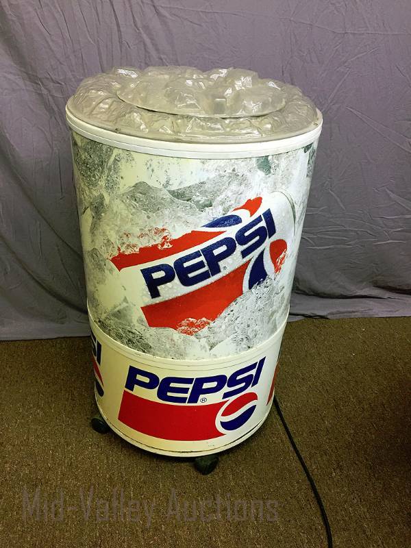 lot 5 image: Pepsi refrigerated cooler