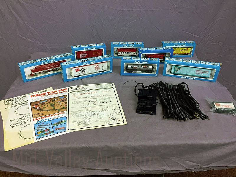lot 6 image: Life-Like Campbells train set