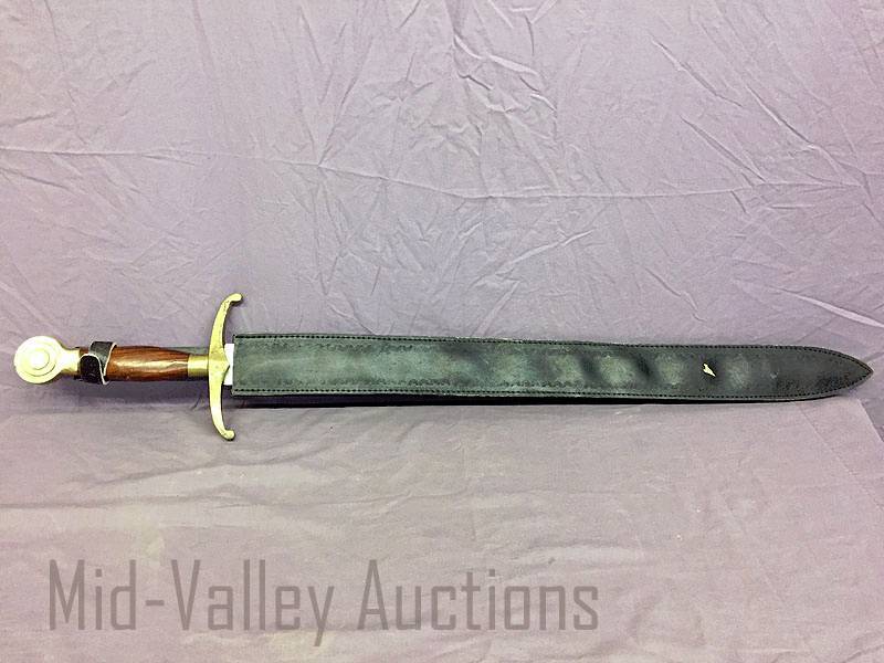 lot 10 image: Sword