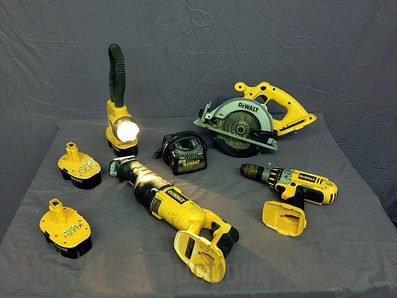 lot 40 image: DeWalt 18V cordless 8 pc set