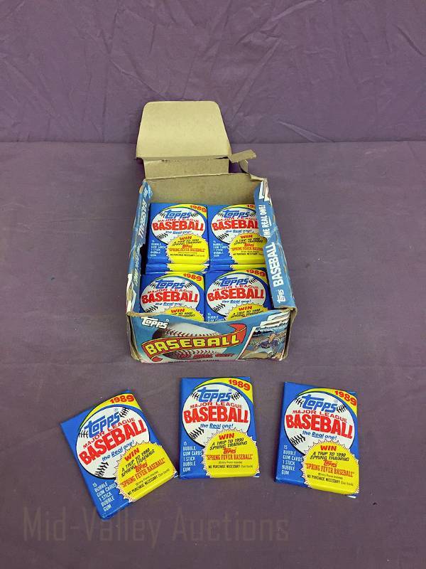 lot 77 image: 1989 Topps baseball unopened cards