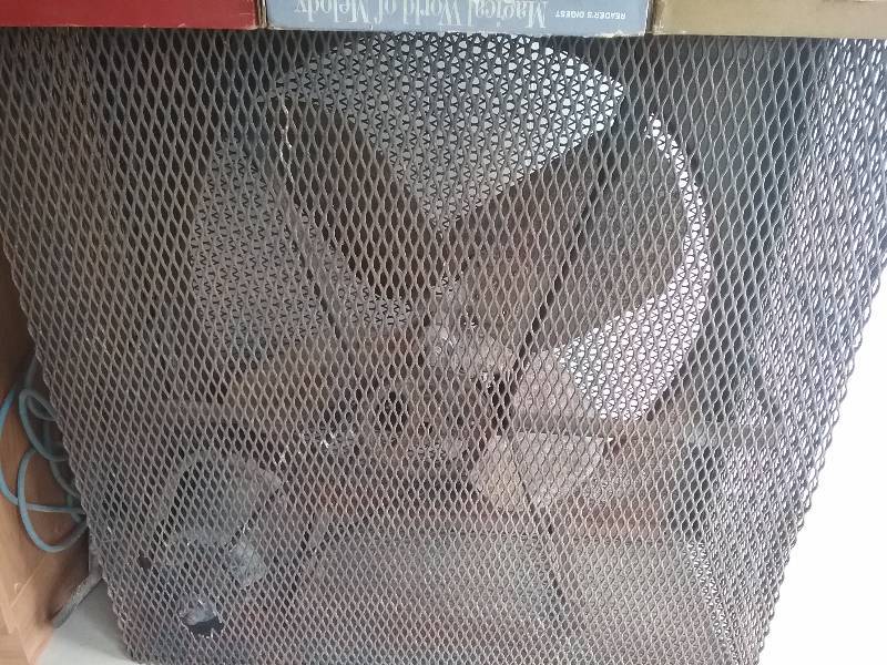lot 103 image: Large Metal Industrial Box Fan, 36x36x14