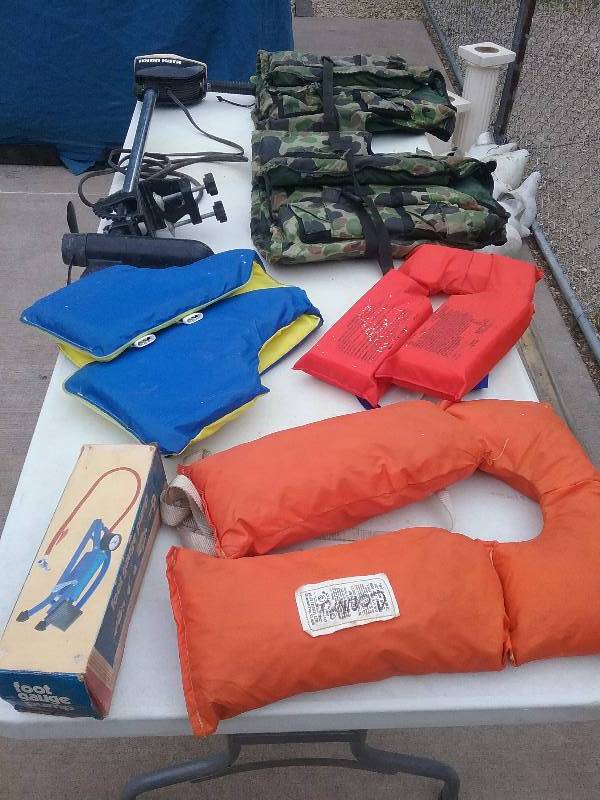 lot 115 image: Lot - MinnKota Trolling Motor & Life Vests
