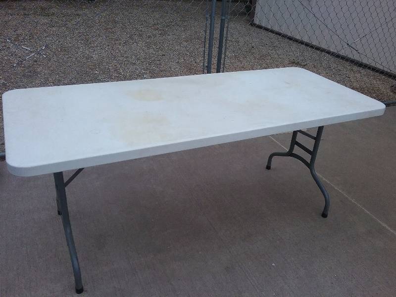 lot 116 image: Folding Light Weight Banquet Table  6ft