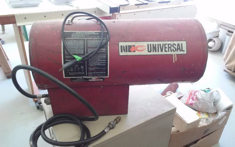 lot 53 image: Universal LP Forced Air Heater, 350,000 BTU
