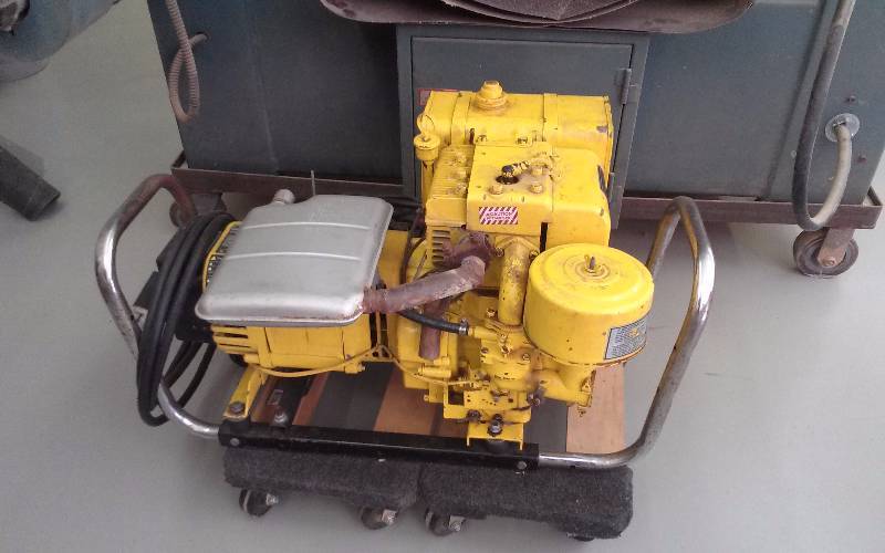 lot 56 image: Montgomery Wards Generator, 11hp, 220120v