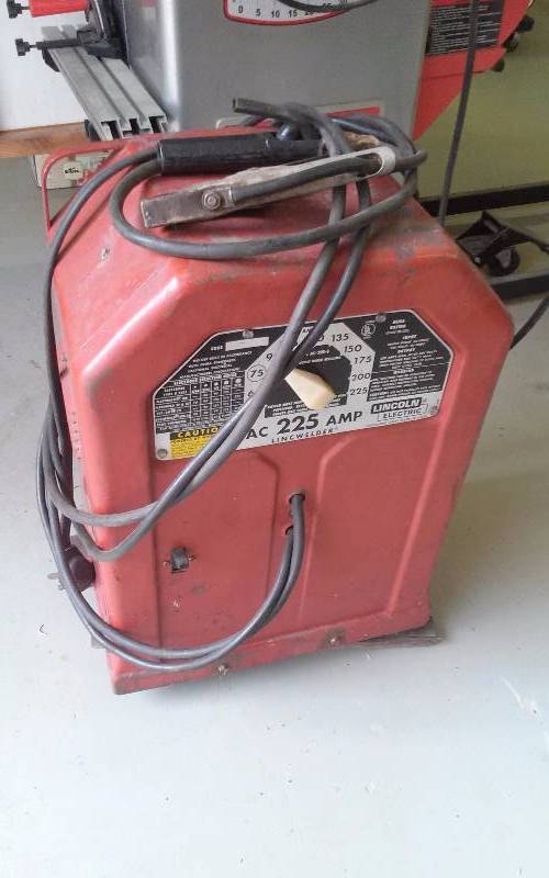 lot 96 image: Lincoln Welder, 225amp