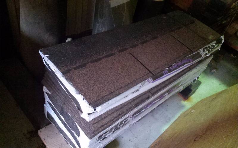 lot 139 image: Lot - Roofing Items