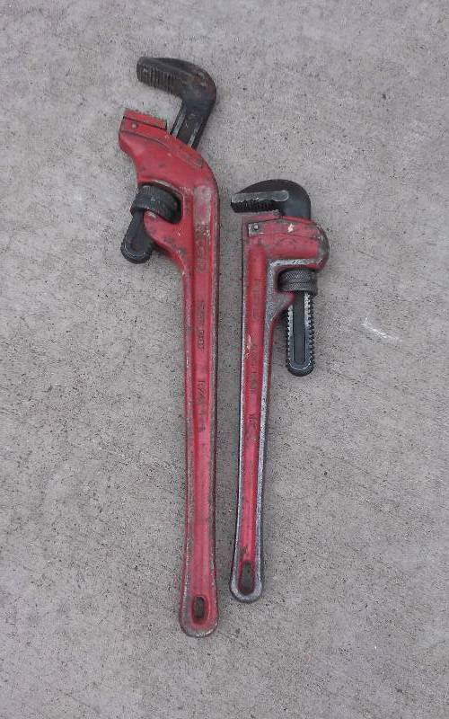 lot 153 image: Lot - Ridgid 24 & 18 Angled Wrenches