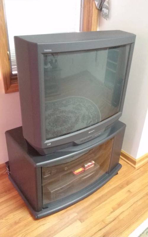lot 164 image: SONY 32 TV & TV Stand
