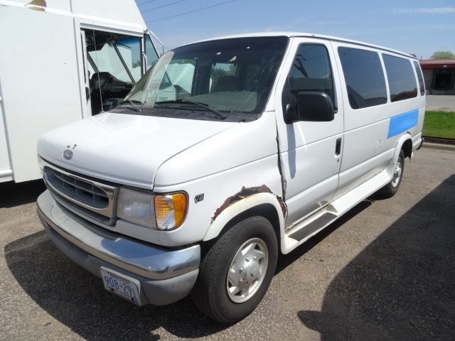 1999 Ford E350 passenger van.