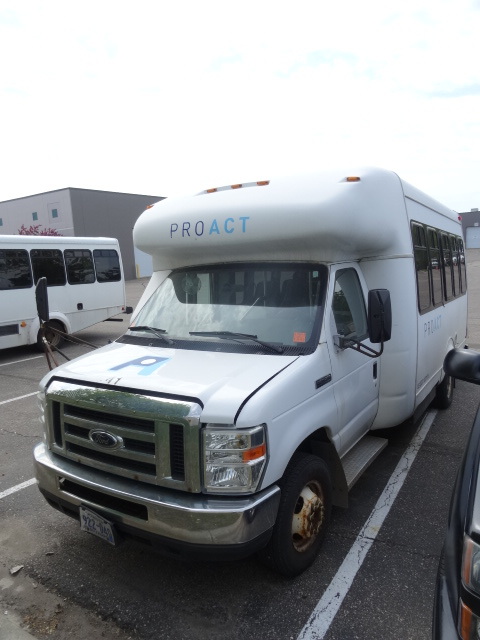 2008 E450 Superduty bus.