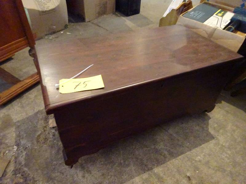Cedar Chest wKey
