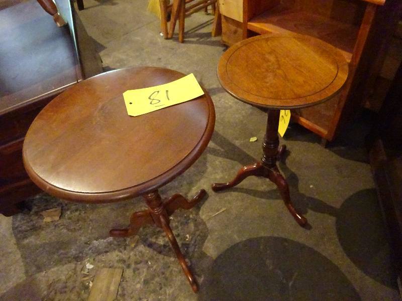 2 Round tables