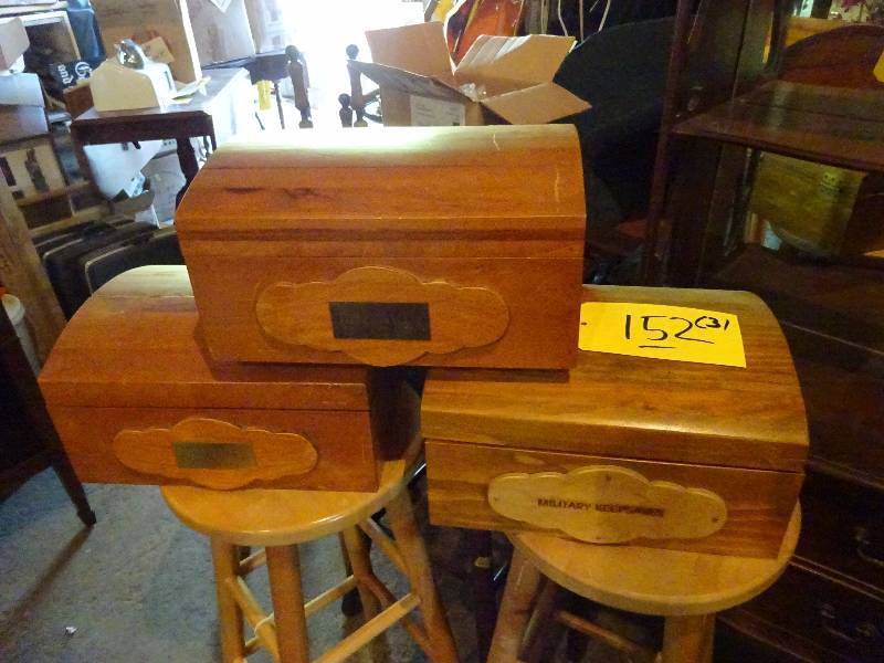 3 Small Chests